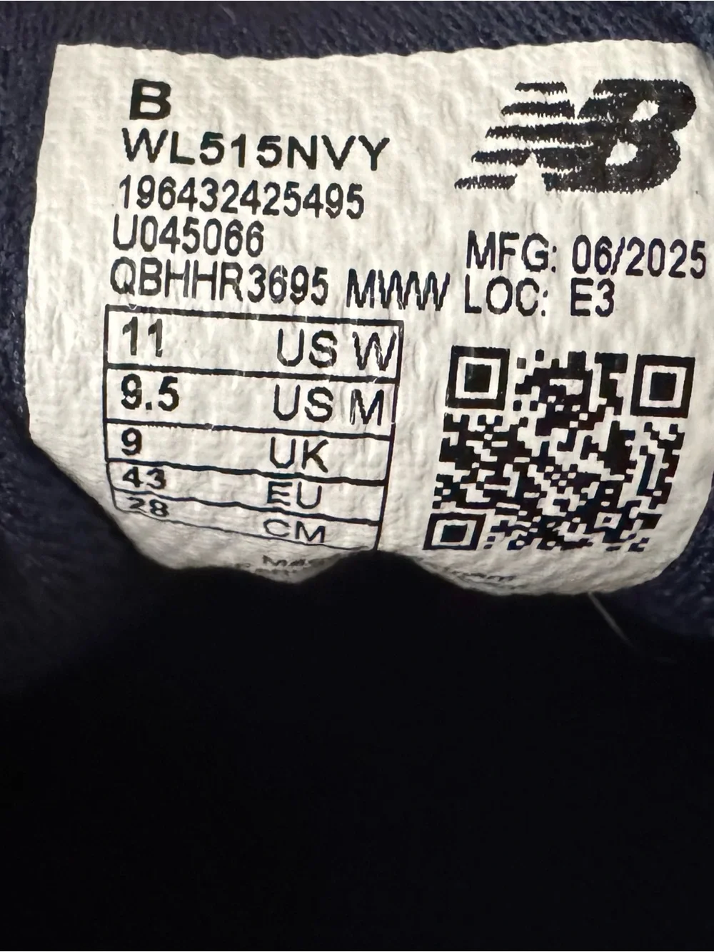 BNWT New Balance Navy and White Retro Runner